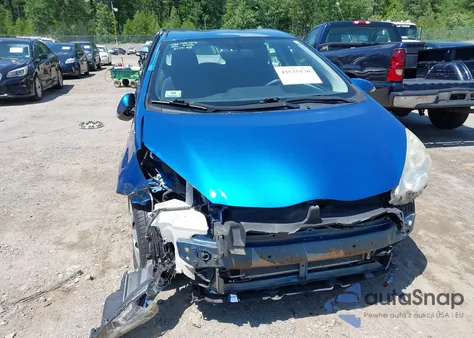 2013 Toyota Prius C Two from USA, damaged, VIN JTDKDTB3XD1557018